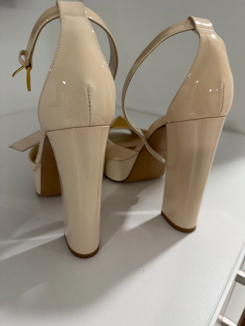 Valentino Garavani Beige & Gold Platform Sandals - Picture 3 of 5